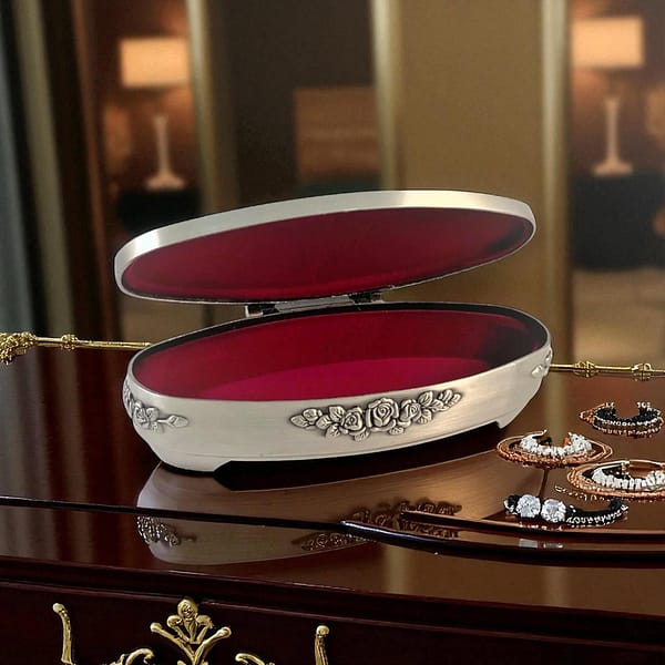 Oval Claddagh Jewellery Box – Mullingar Pewter - Irish Gifts - Image 1
